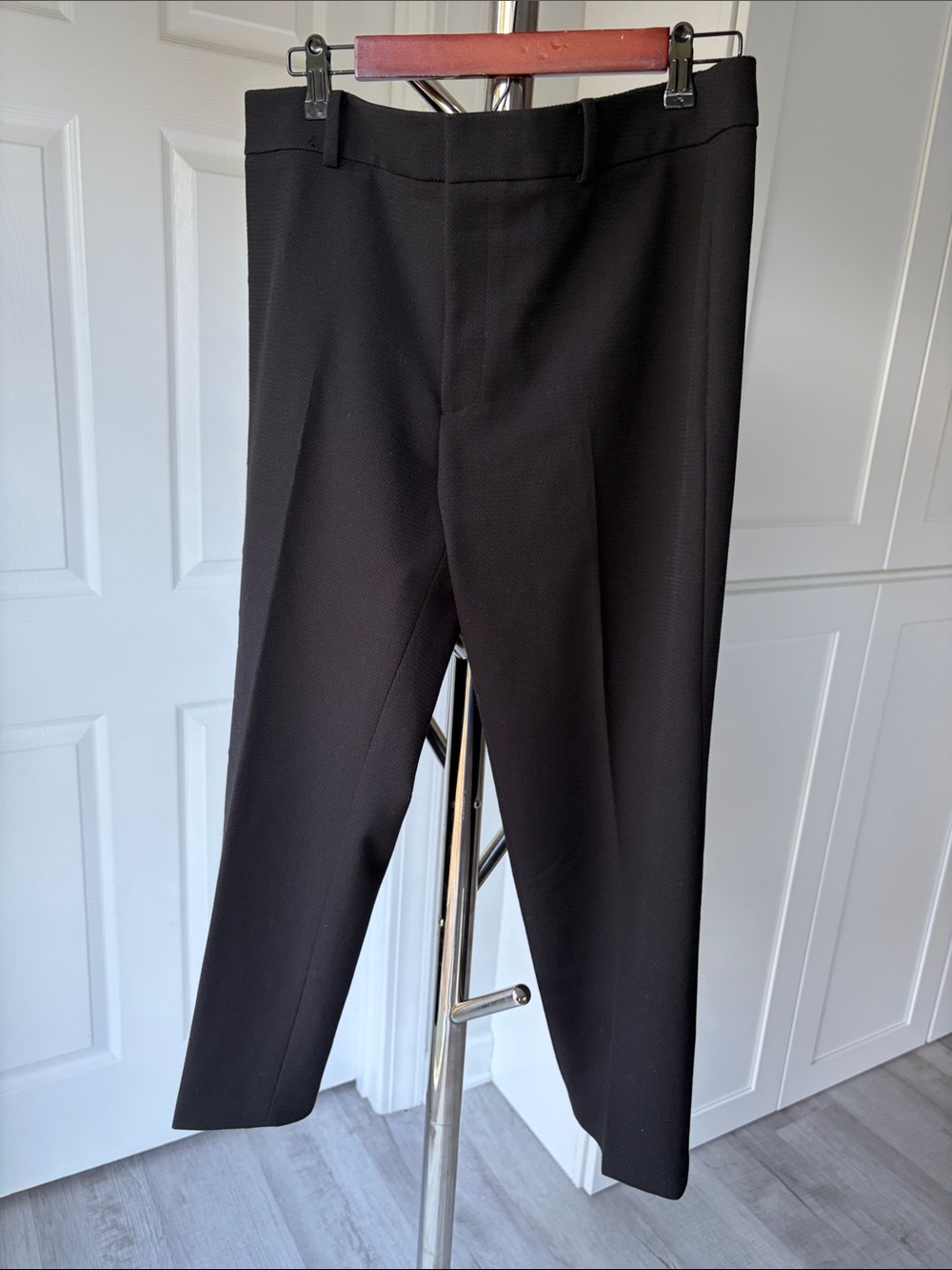 Club Monaco Black Cropped Dress Pants, Size 12.